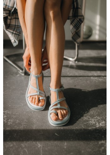 Lightweight T-strap sandals