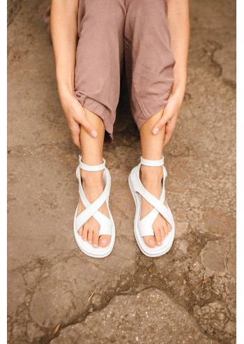 toe ring cross sandals
